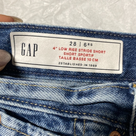 💚 GAP Light Blue Denim Shorts - low rise stride short 28 /6 - Picture 2 of 8